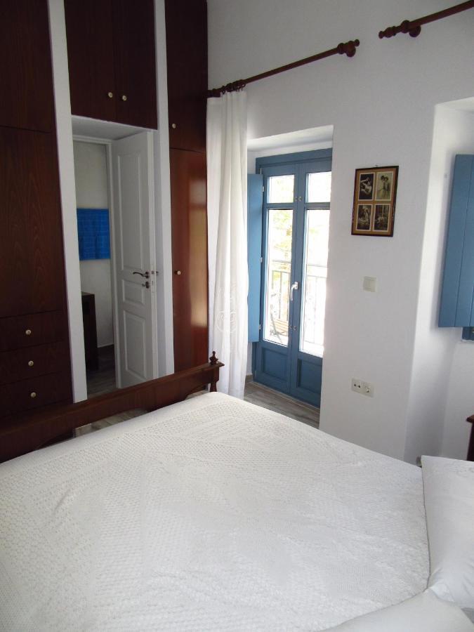Magnificent Traditional House In The Centre Of Naxos Hébergement de vacances *