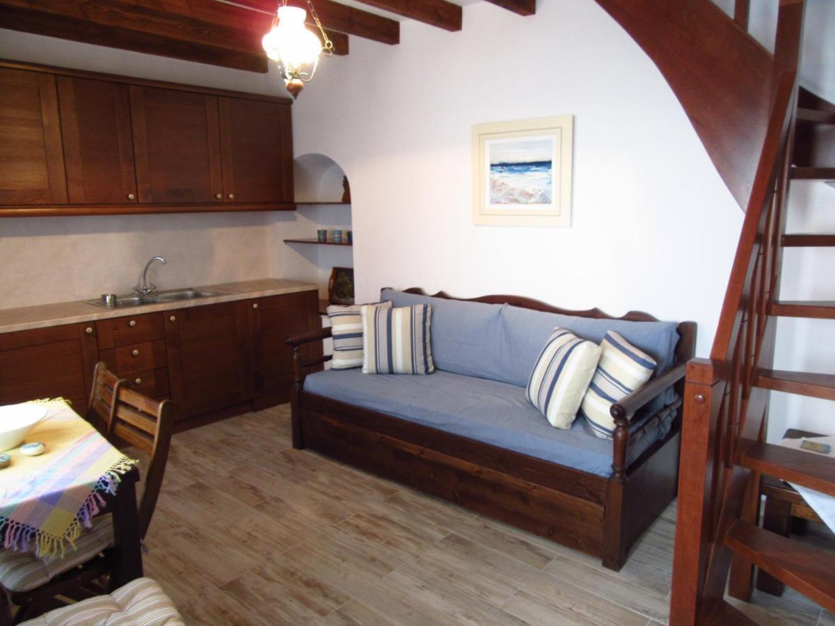 Ferienhaus Magnificent Traditional House In The Centre Of Naxos *