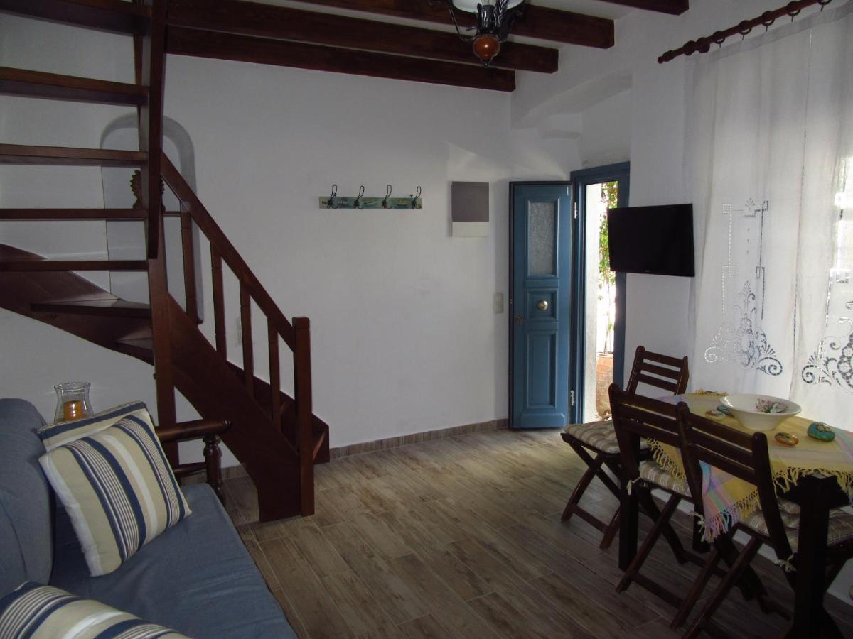 Magnificent Traditional House In The Centre Of Naxos Hébergement de vacances